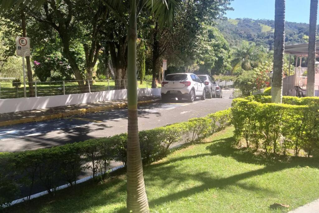 Lindo Flat Em Aguas De Lindoia Águas de Lindóia Buitenkant foto